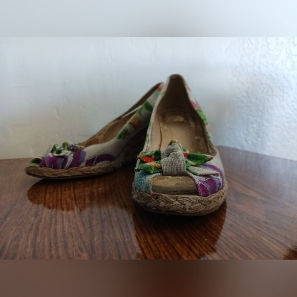 Stuart Weitzman canvas wedges - Picture 1 of 4